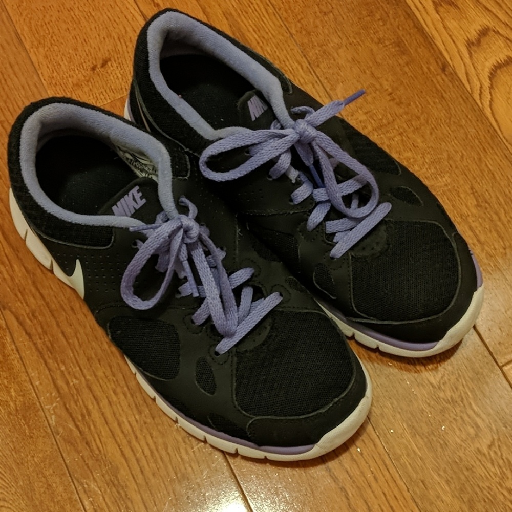 Purple and black nike free run 2 shoes